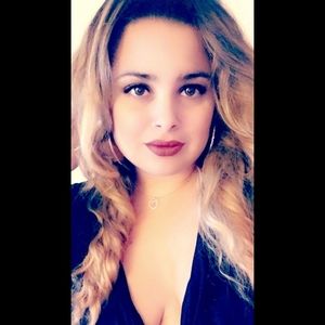 Meet your Posher, Abigail